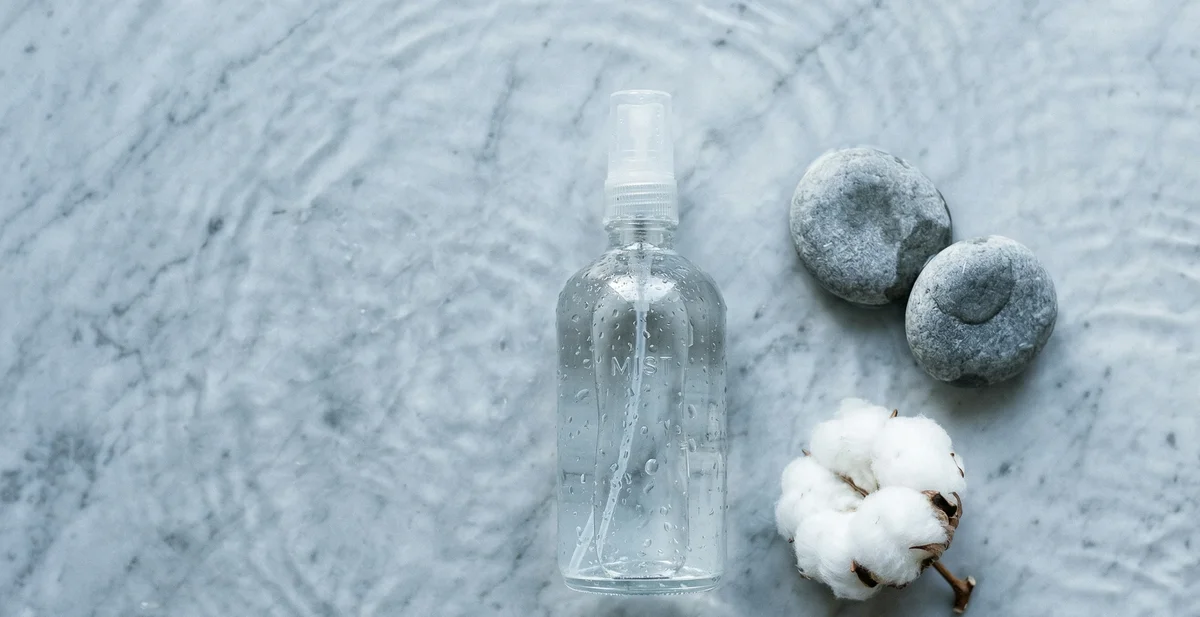 Acqua termale viso benefici: cosa fa davvero sulla pelle