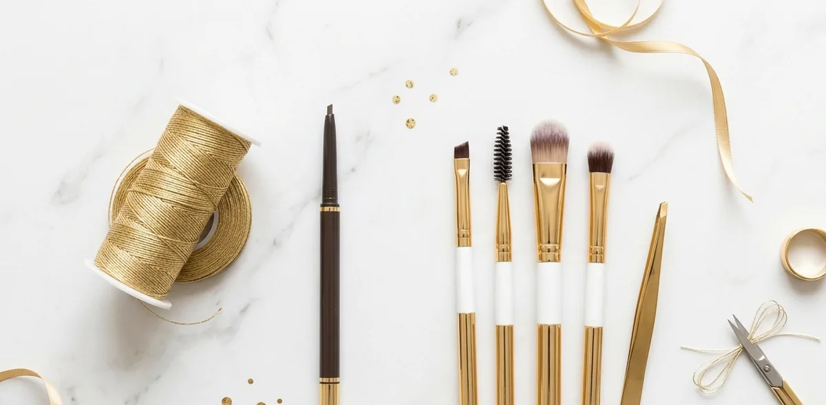 Brow mapping: la tecnica per sopracciglia perfette e simmetriche (si può fare a casa)