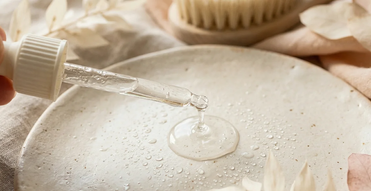 Peptidi nella skincare: cosa sono davvero e perché la tua pelle li vuole